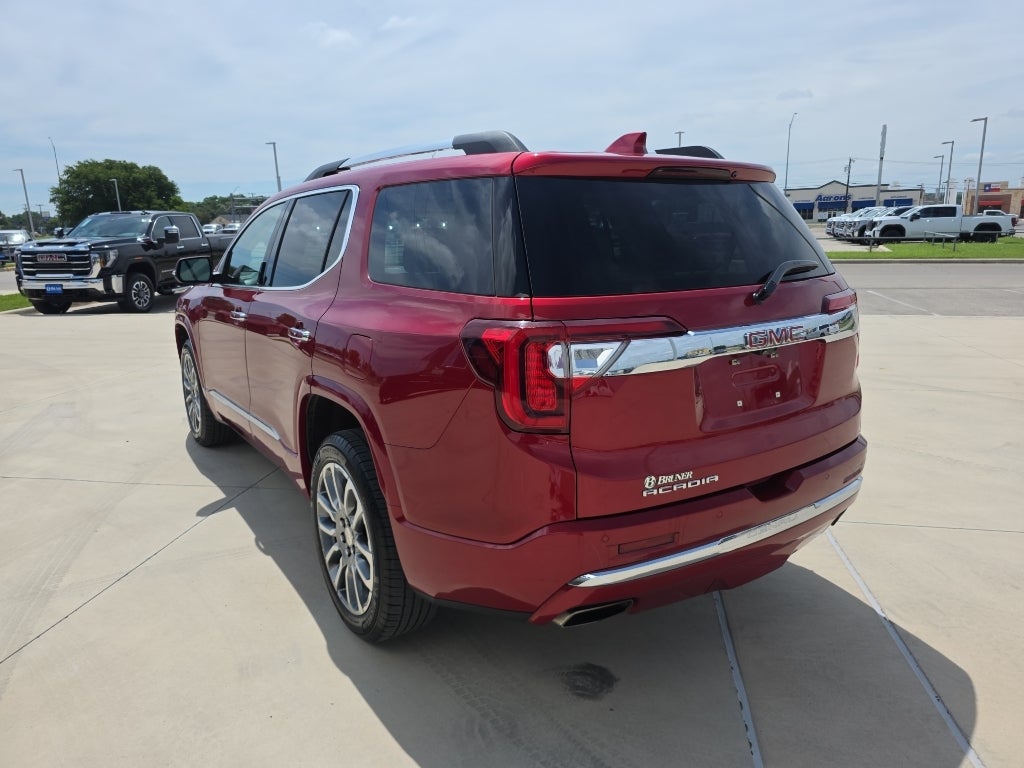 2023 GMC Acadia Denali