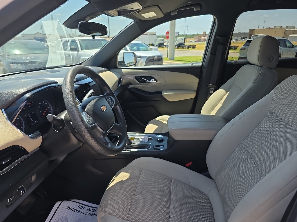 2023 Chevrolet Traverse LS