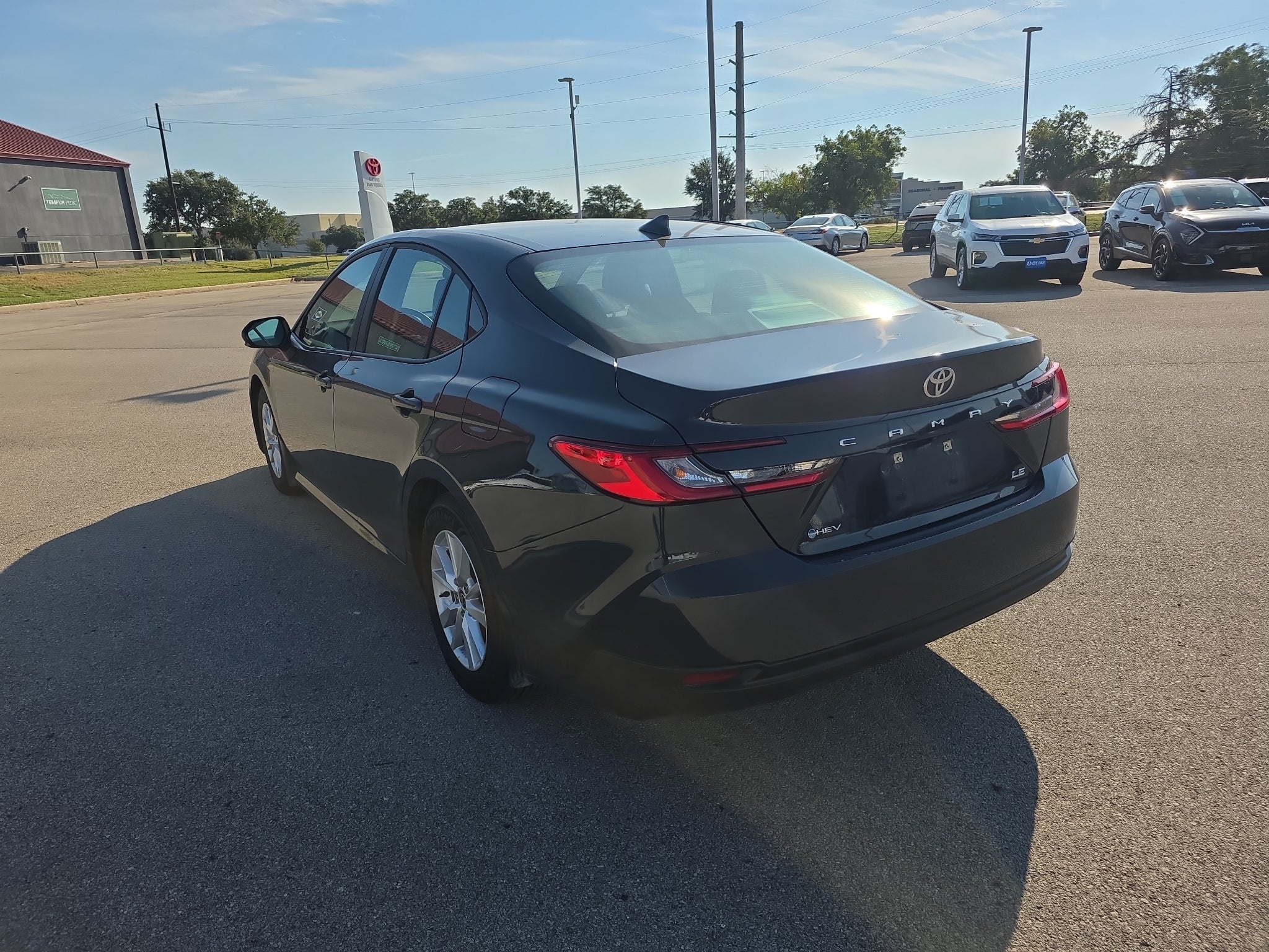 2025 Toyota Camry Hybrid LE