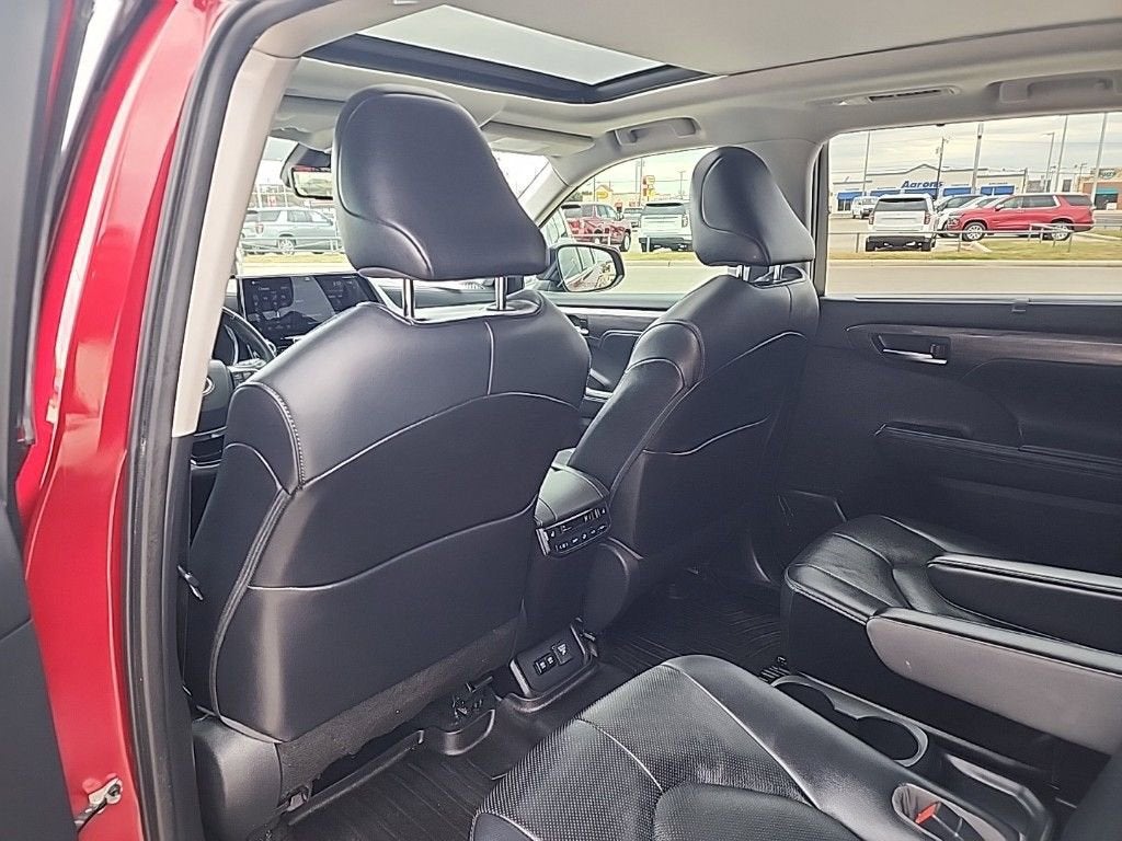 2021 Toyota Highlander Hybrid Platinum