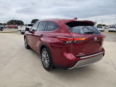 2021 Toyota Highlander Hybrid Platinum