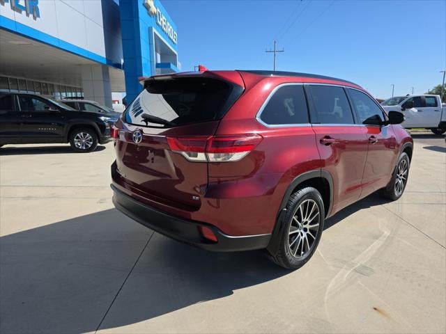 2017 Toyota Highlander SE