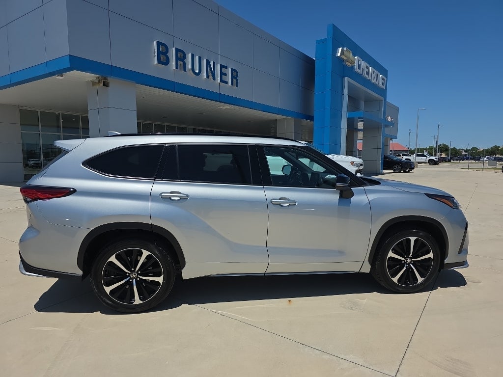 2022 Toyota Highlander XSE
