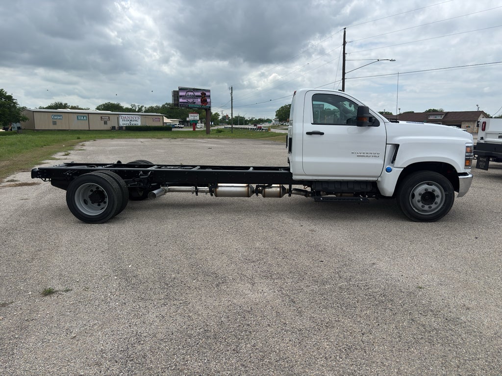 2025 Chevrolet Silverado 5500 HD Work Truck
