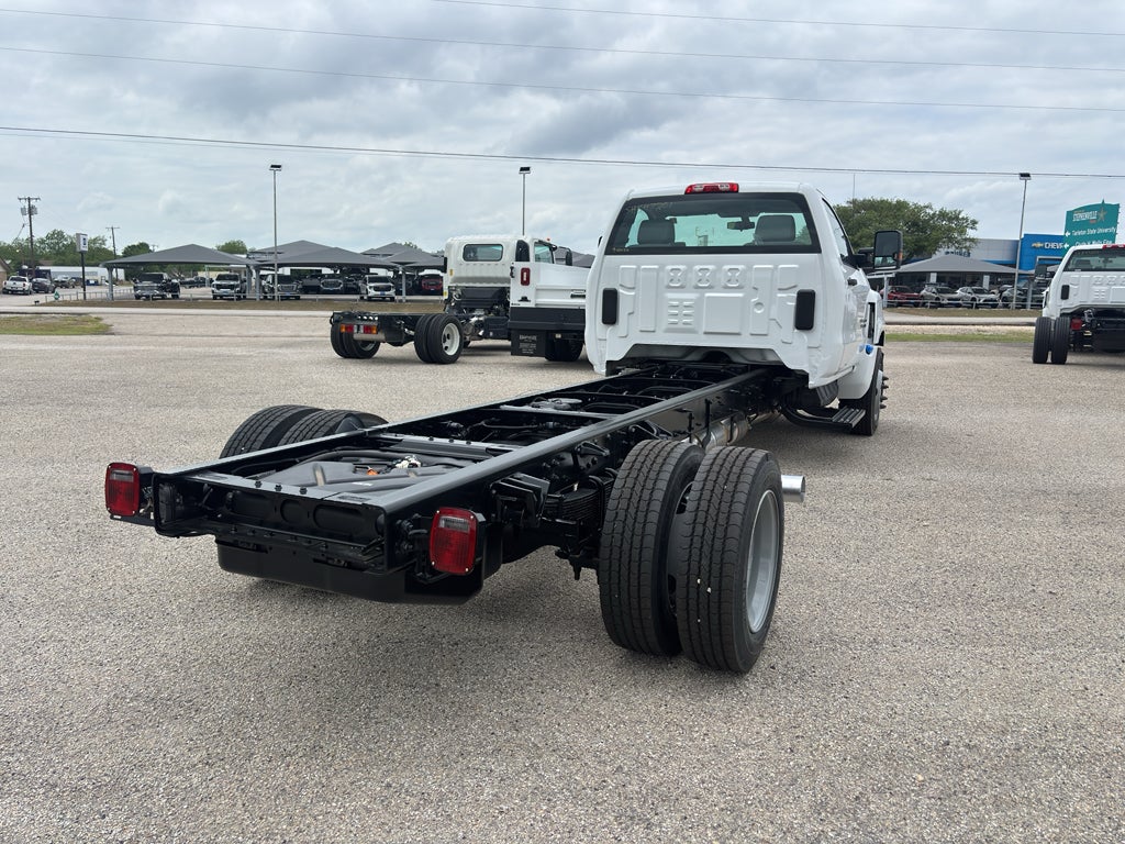 2025 Chevrolet Silverado 5500 HD Work Truck