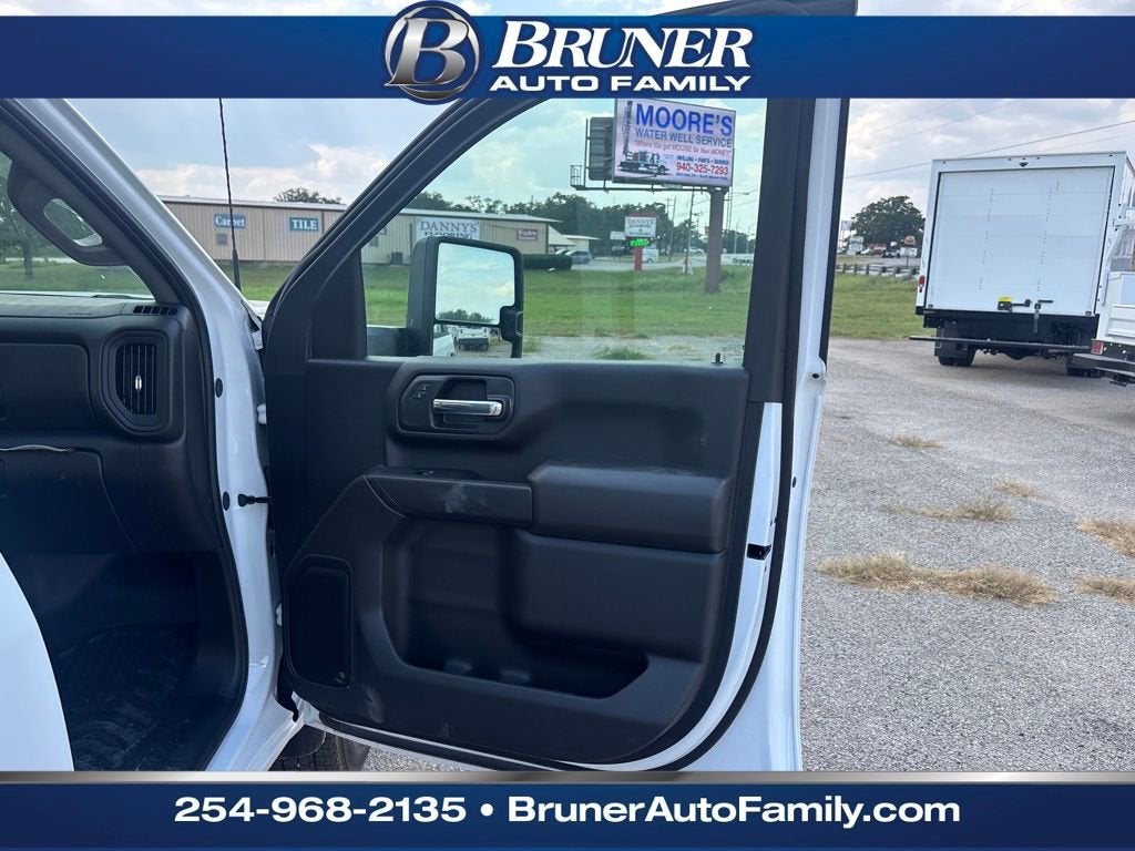 2025 GMC Sierra 3500 HD Chassis Cab Pro