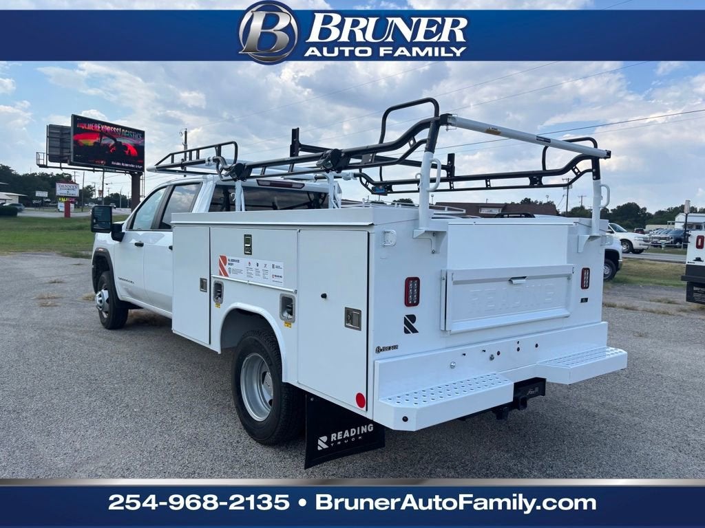 2025 GMC Sierra 3500 HD Chassis Cab Pro