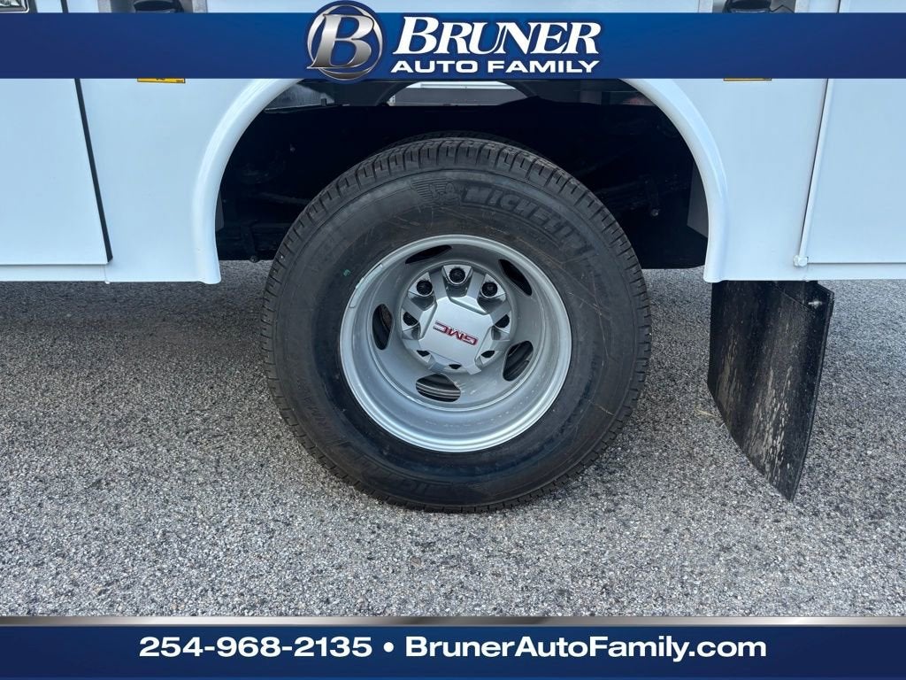 2025 GMC Sierra 3500 HD Chassis Cab Pro