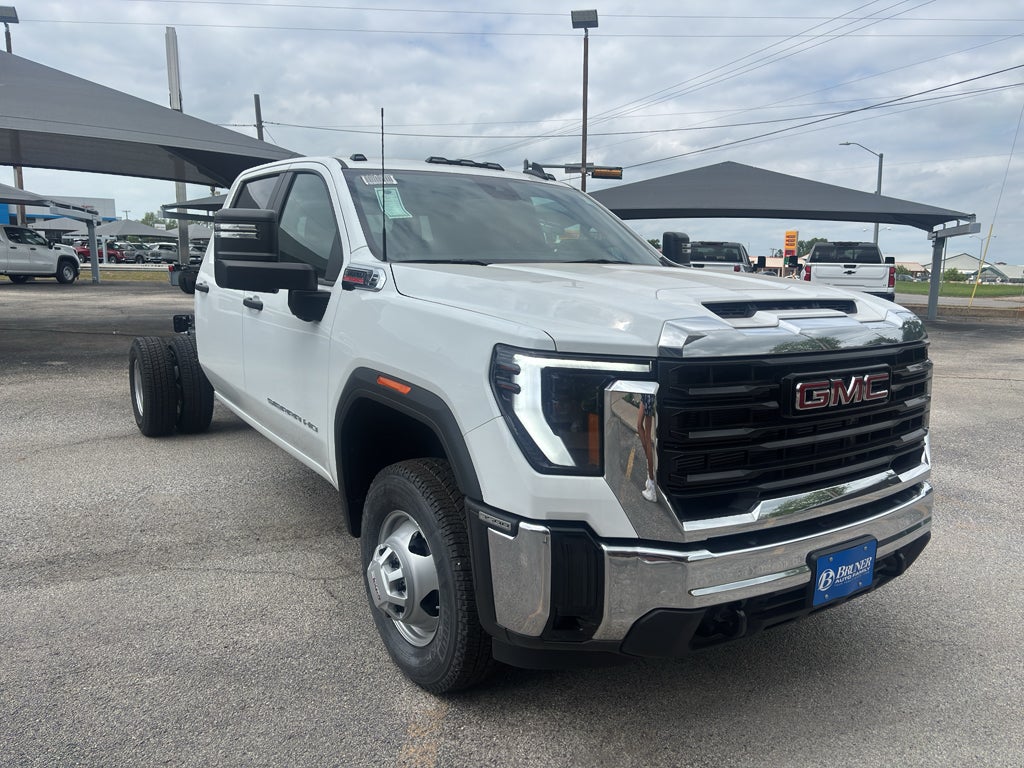 2026 GMC Sierra 3500 HD Chassis Cab Pro