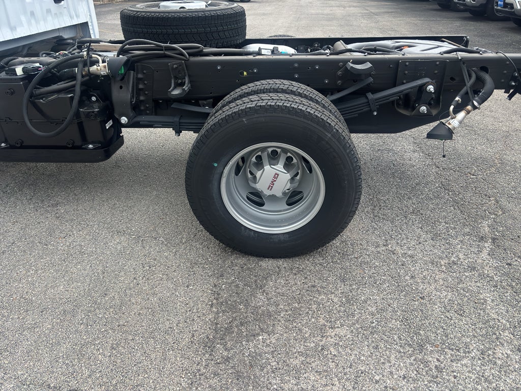 2025 GMC Sierra 3500 HD Chassis Cab Pro