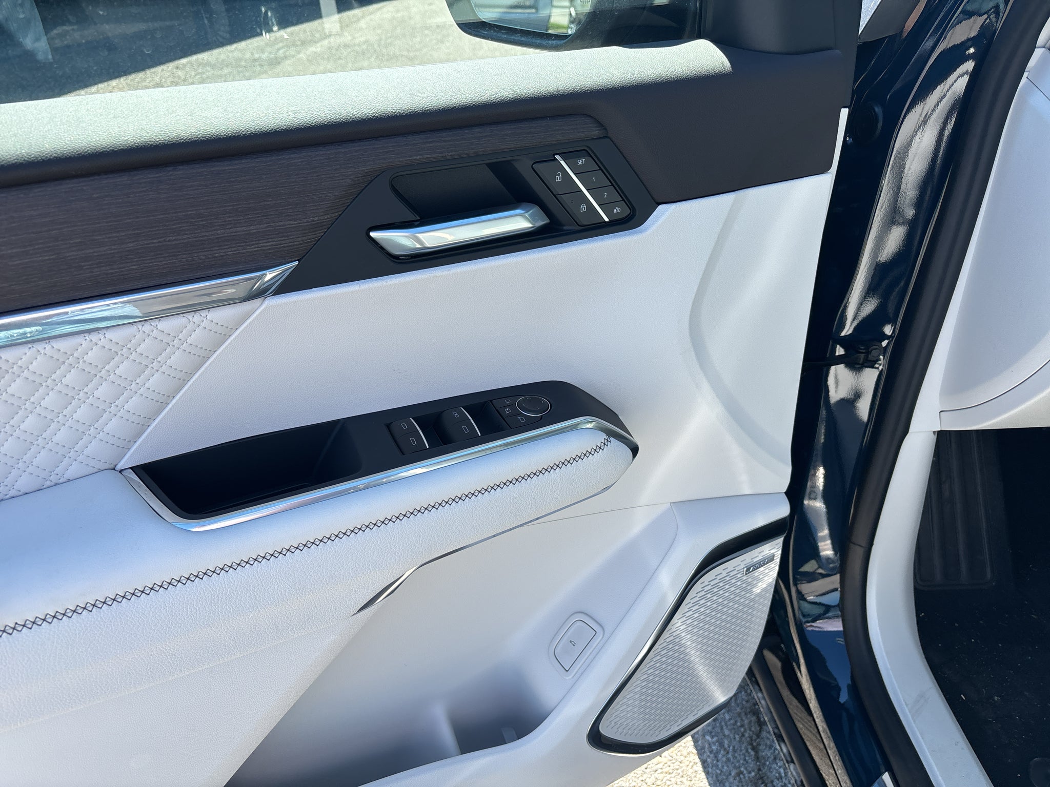 2027 GMC Acadia Denali
