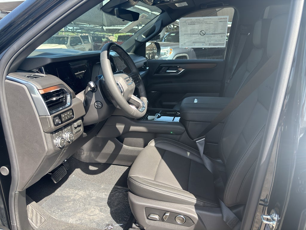 2026 GMC Yukon Denali - Photo 12