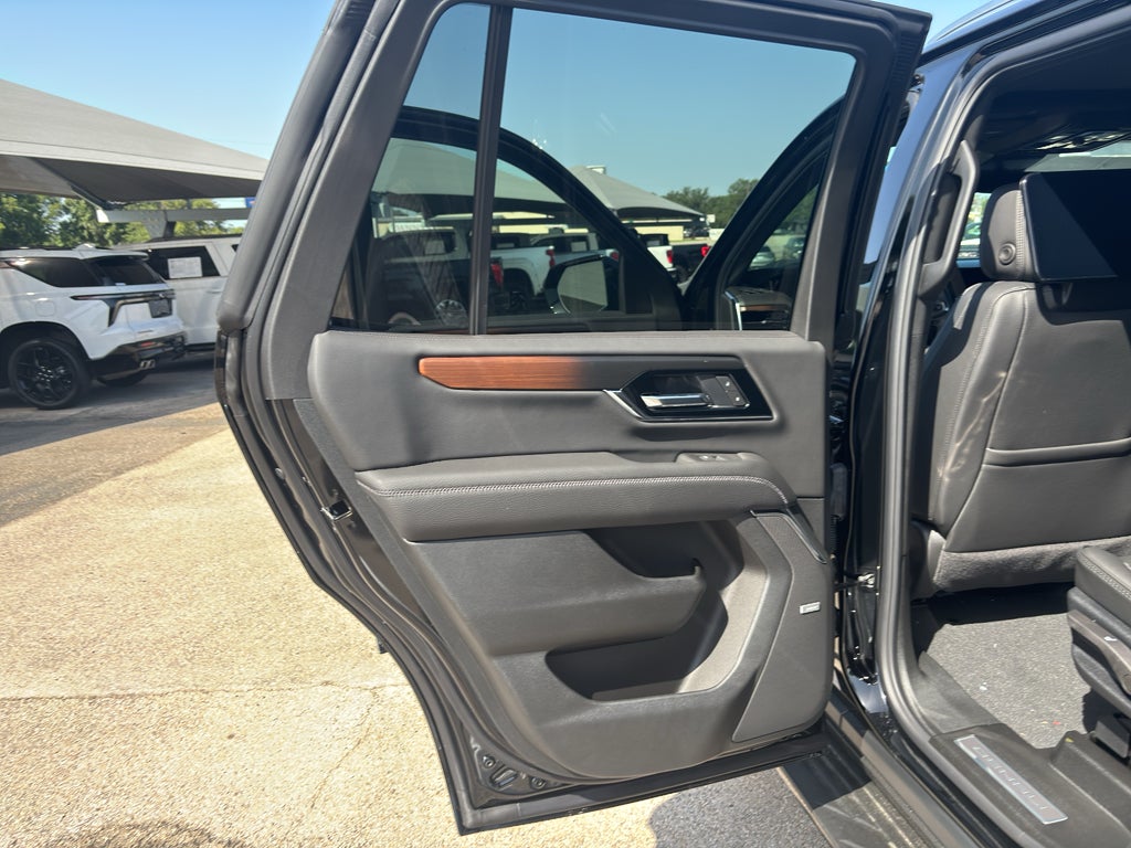 2026 GMC Yukon Denali - Photo 14
