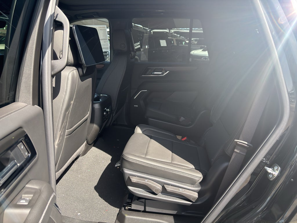 2026 GMC Yukon Denali - Photo 15