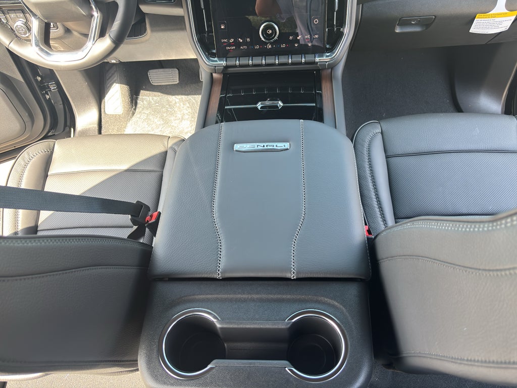2026 GMC Yukon Denali - Photo 24