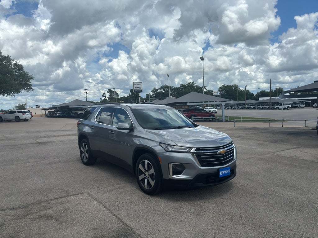 2023 Chevrolet Traverse LT Leather