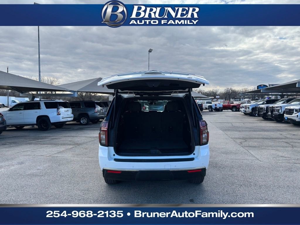 2023 Chevrolet Suburban LT