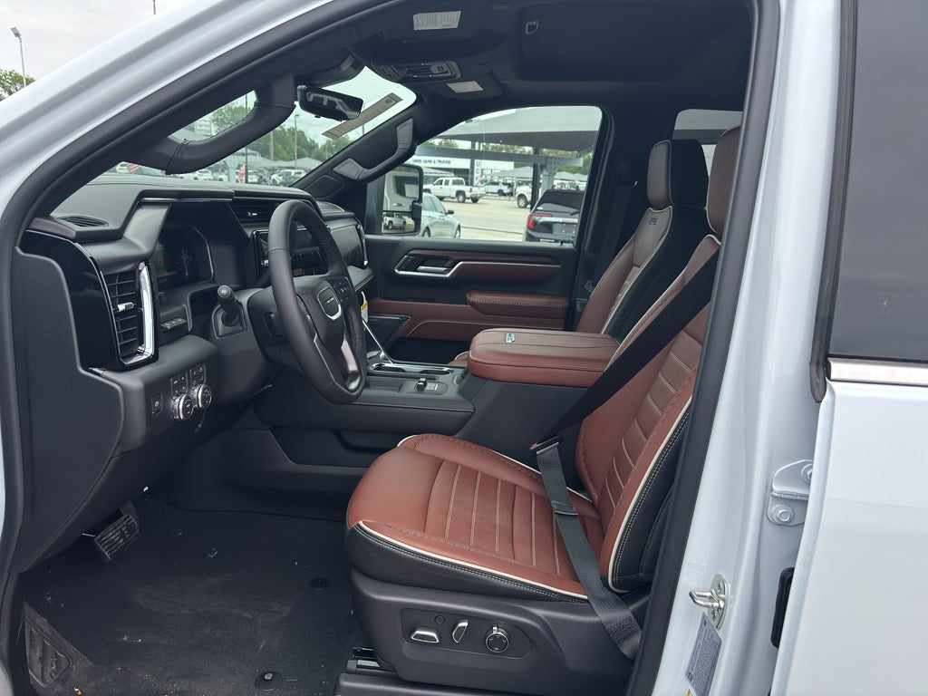 2026 GMC Sierra 3500 HD Denali Ultimate DRW
