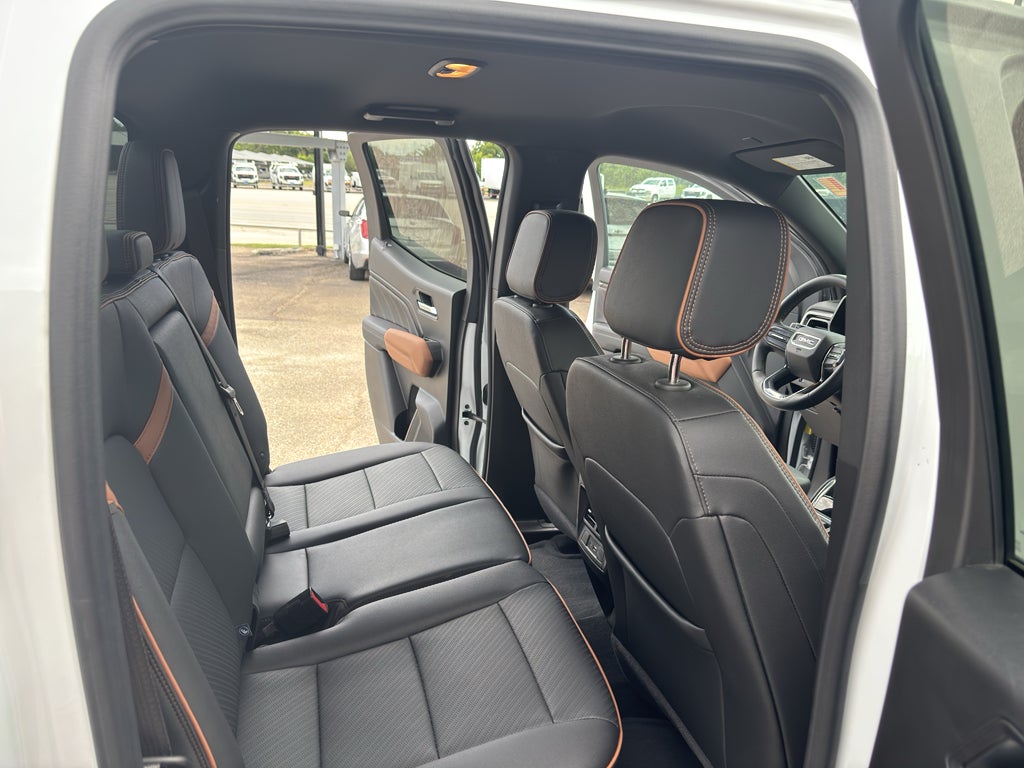2025 GMC Canyon AT4