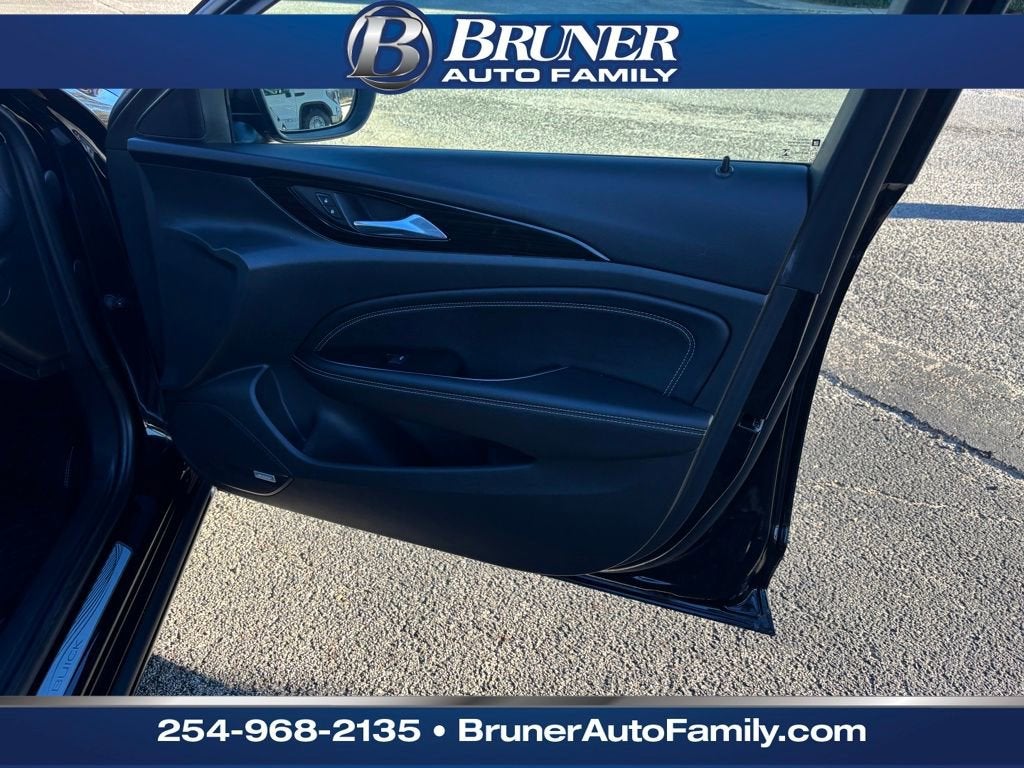 2019 Buick Regal Sportback Essence