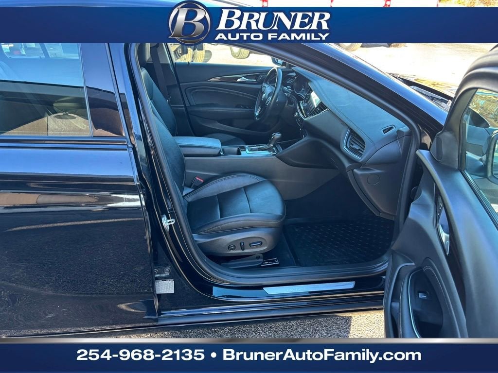 2019 Buick Regal Sportback Essence