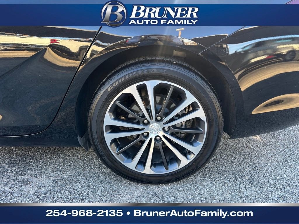 2019 Buick Regal Sportback Essence