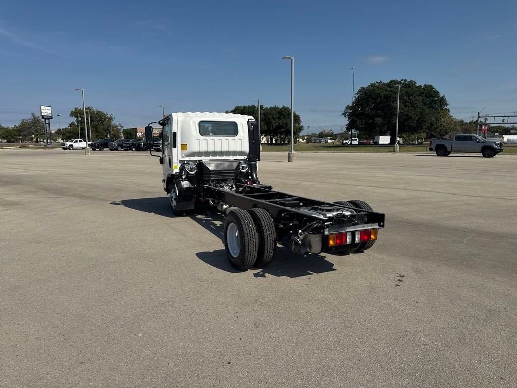 2025 Chevrolet Low Cab Forward 3500 1WT