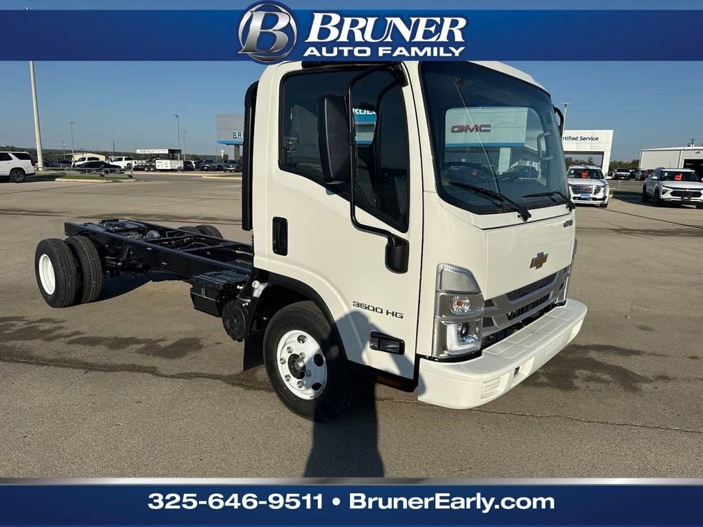 2025 Chevrolet Low Cab Forward 3500 1WT