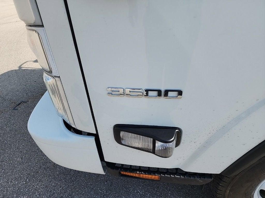 2025 Chevrolet Low Cab Forward 3500 1WT