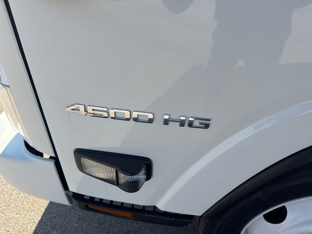 2025 Chevrolet Low Cab Forward 4500 1WT