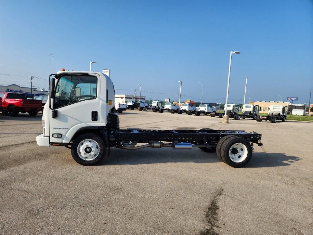 2025 Chevrolet Low Cab Forward 5500 HG 1WT