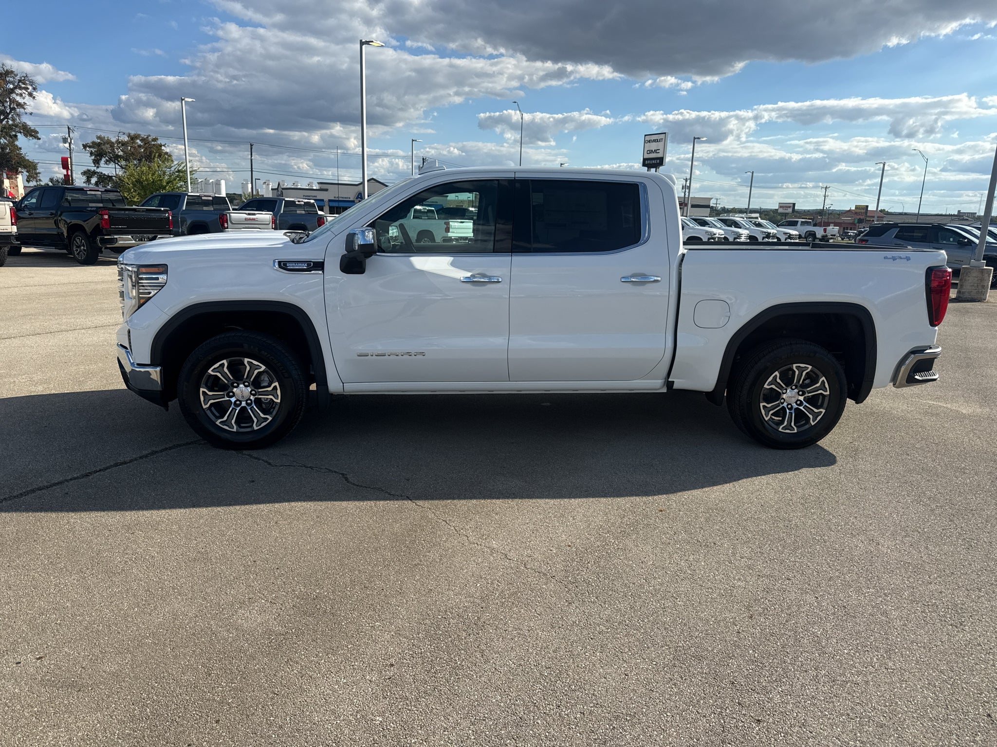2026 GMC Sierra 1500 SLT