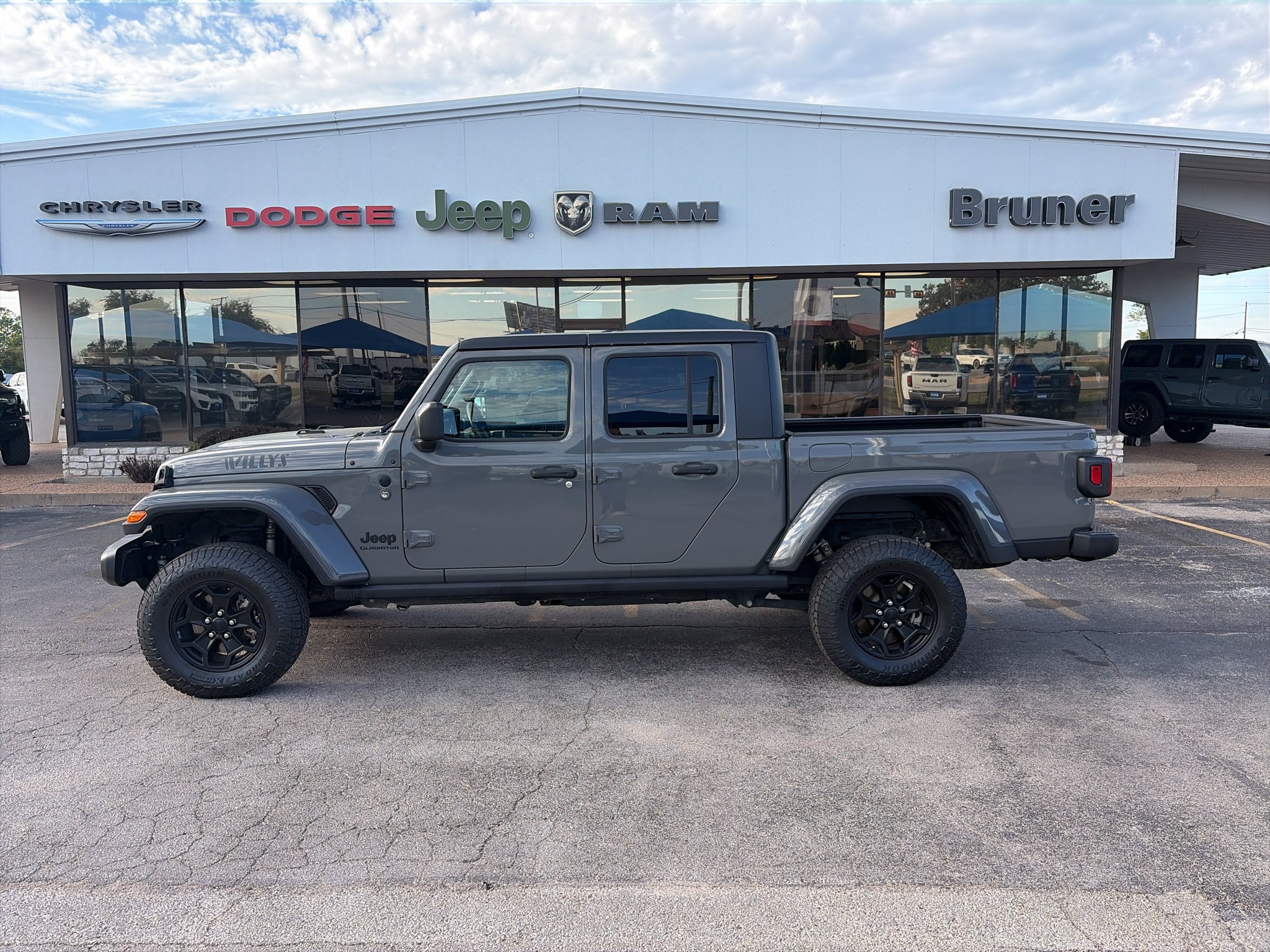 2021 Jeep Gladiator Willys Sport 4x4
