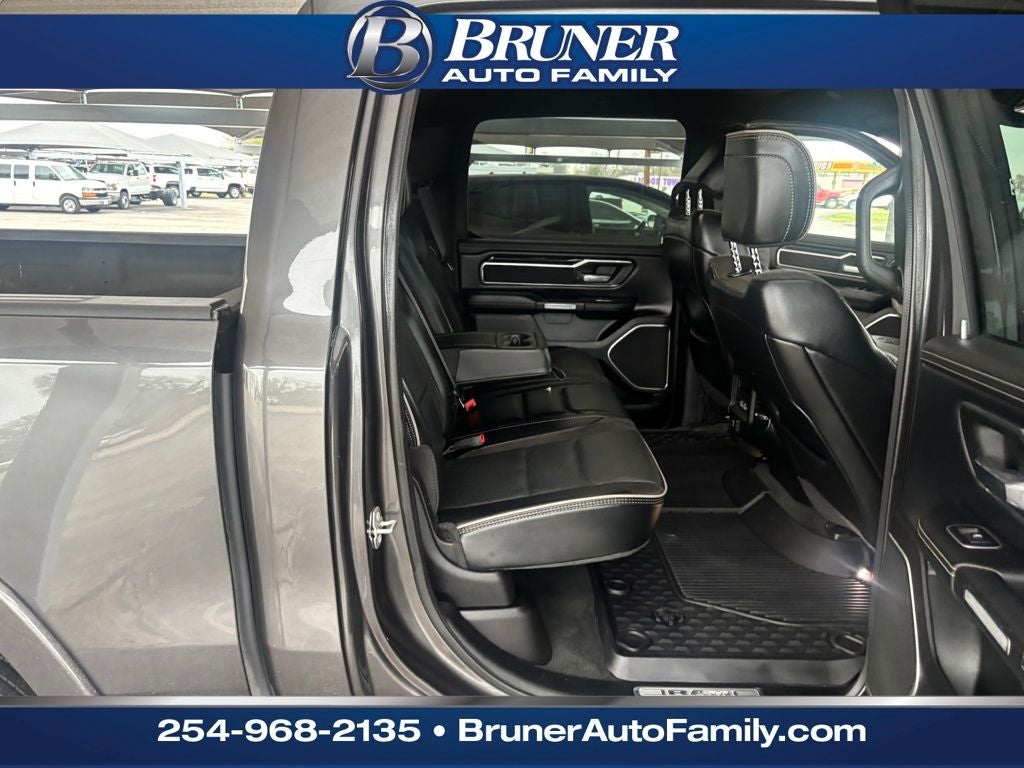 2022 RAM 1500 Laramie Crew Cab 4x2 5'7' Box