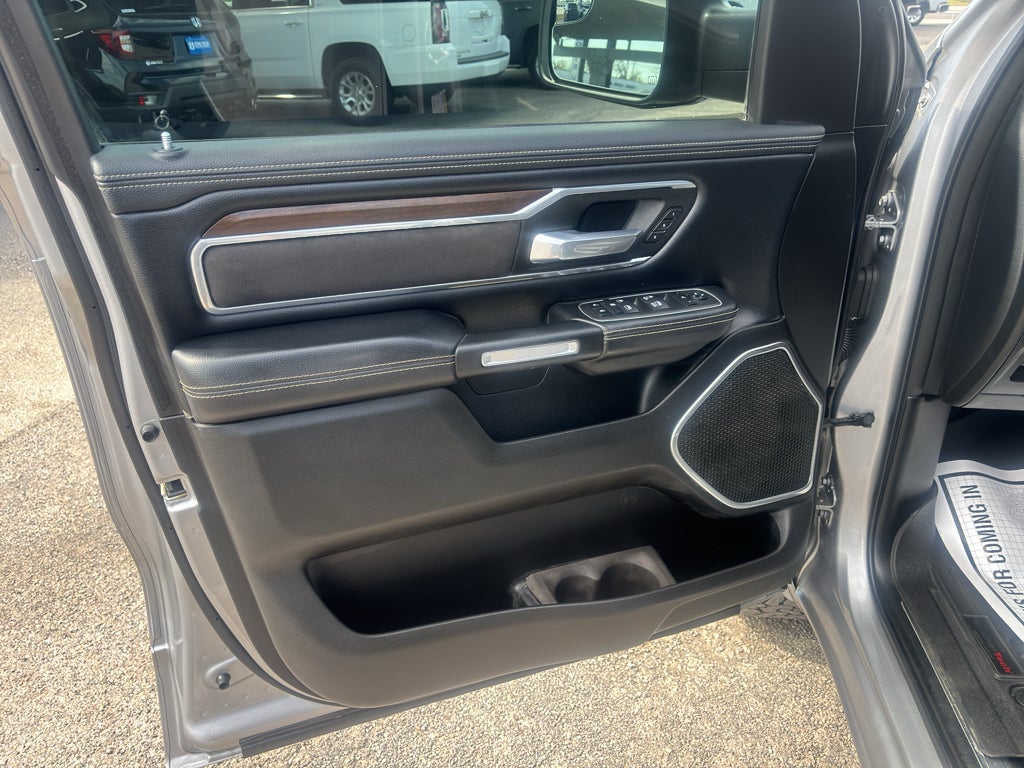 2022 RAM 1500 Laramie Crew Cab 4x4 5'7' Box