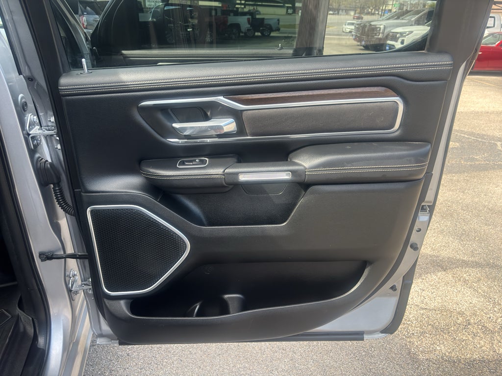 2022 RAM 1500 Laramie Crew Cab 4x4 5'7' Box