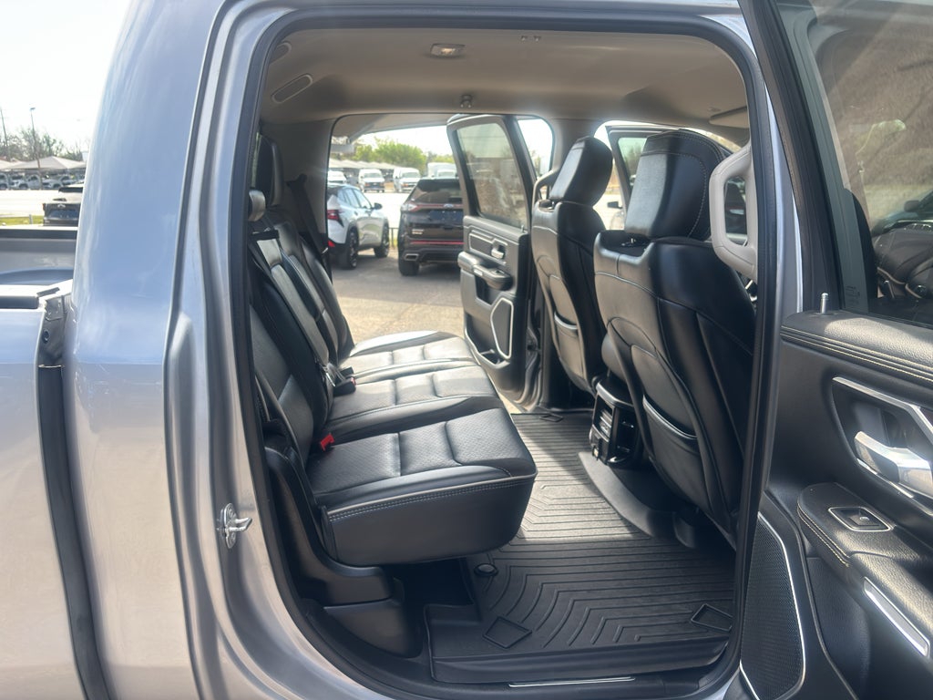 2022 RAM 1500 Laramie Crew Cab 4x4 5'7' Box