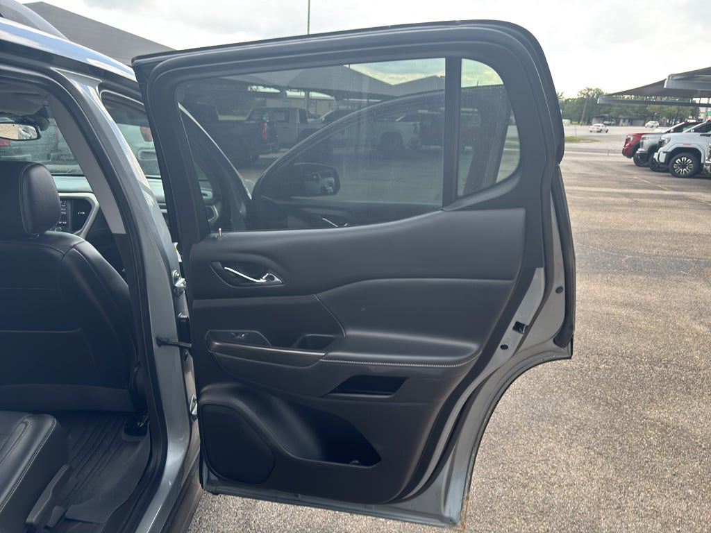 2023 GMC Acadia FWD SLT