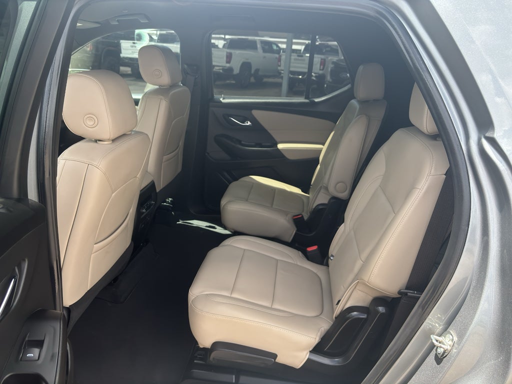 2023 Chevrolet Traverse FWD LT Leather
