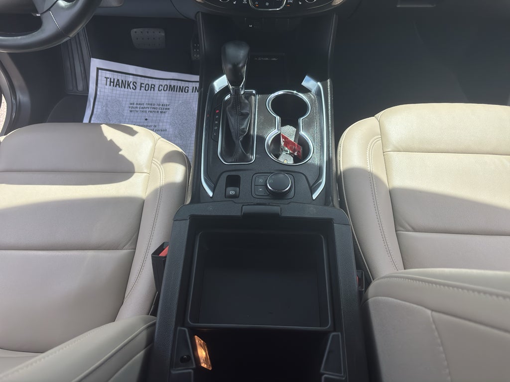 2023 Chevrolet Traverse FWD LT Leather