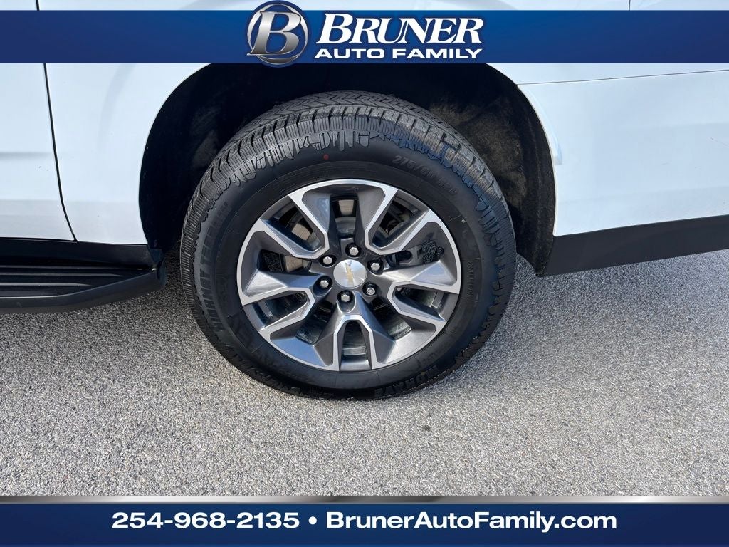 2023 Chevrolet Suburban 4WD LT