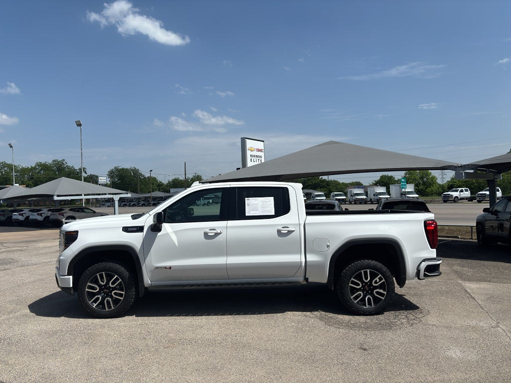 2023 GMC Sierra 1500 4WD Crew Cab Short Box AT4
