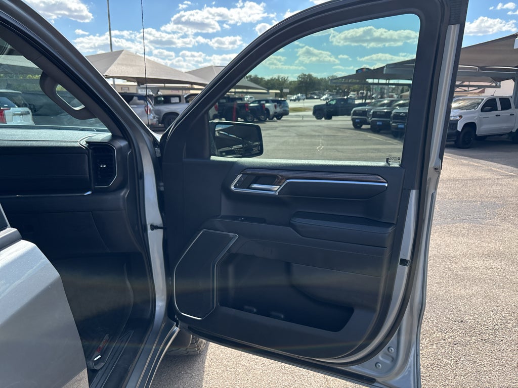 2023 Chevrolet Silverado 1500 4WD Crew Cab Short Bed RST