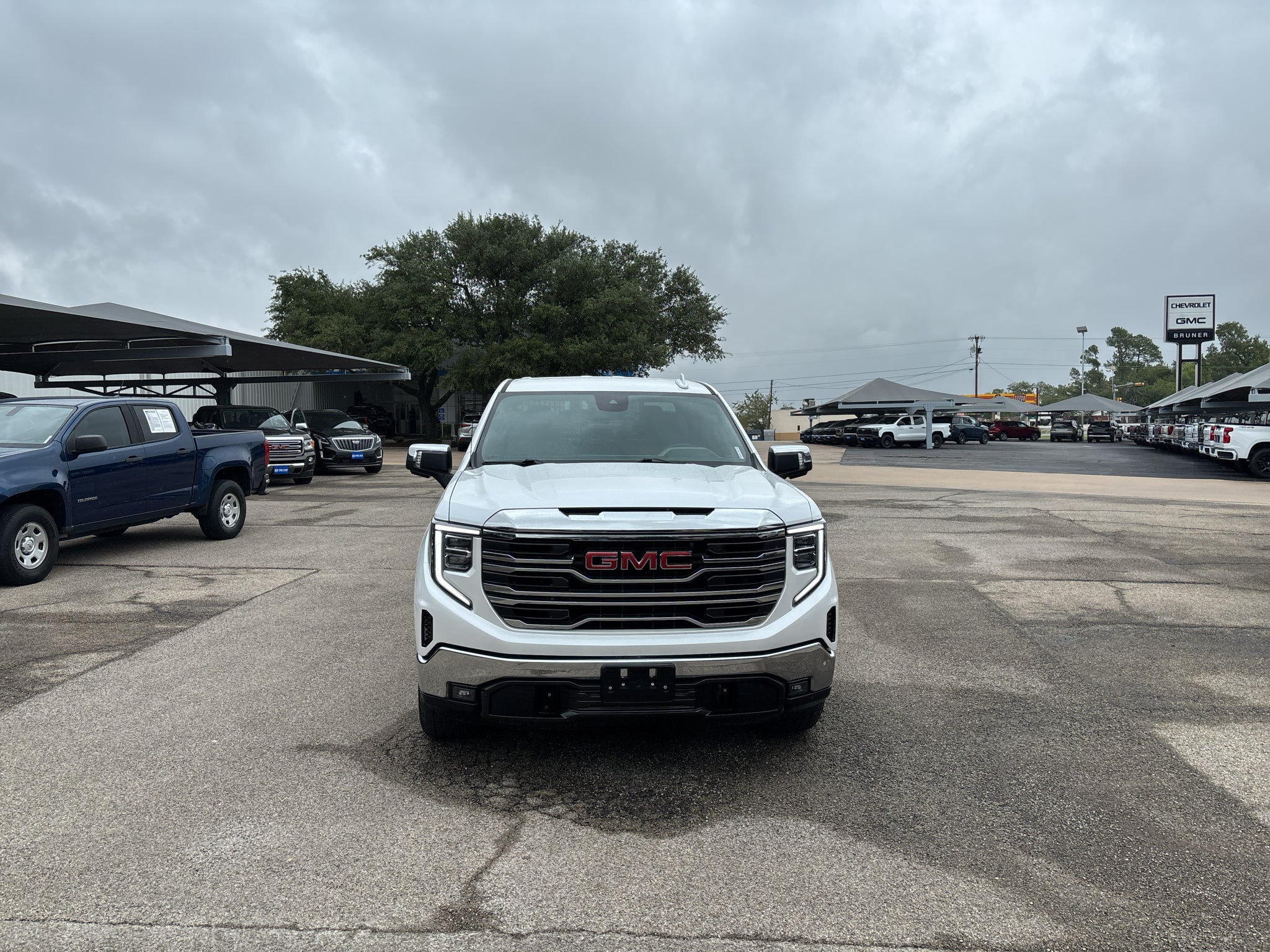 2023 GMC Sierra 1500 4WD Crew Cab Short Box SLT