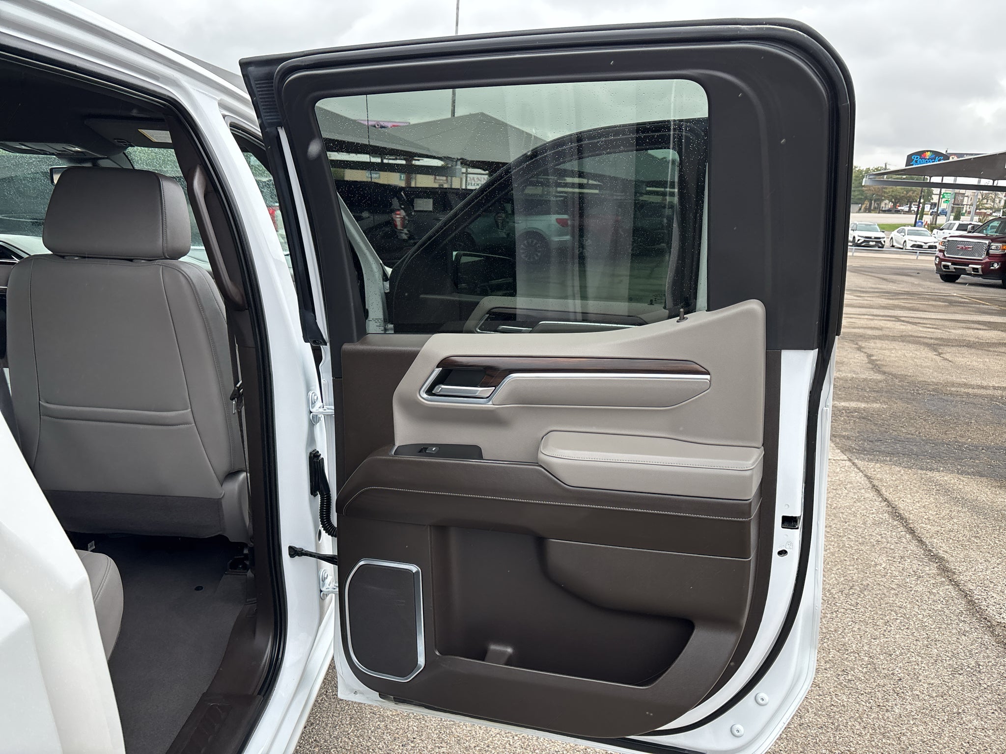 2023 GMC Sierra 1500 4WD Crew Cab Short Box SLT