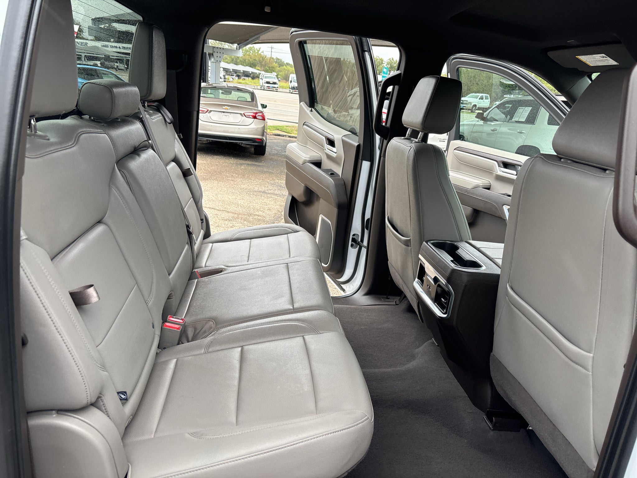 2023 GMC Sierra 1500 4WD Crew Cab Short Box SLT