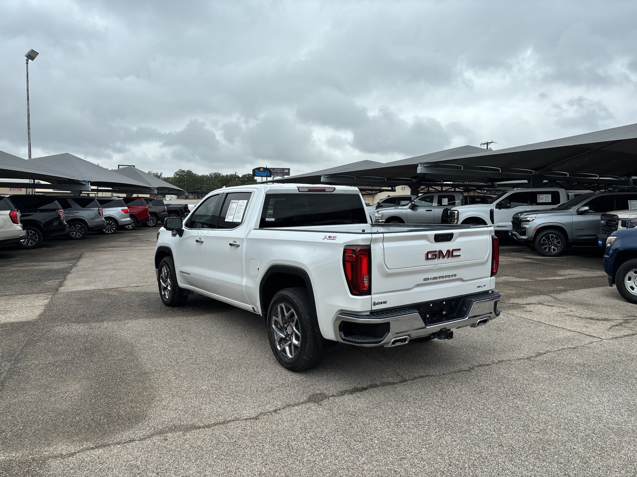 2023 GMC Sierra 1500 4WD Crew Cab Short Box SLT