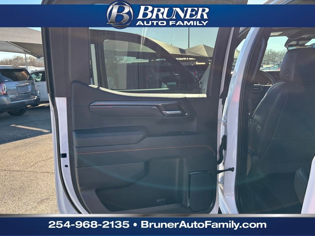 2025 GMC Sierra 1500 4WD Crew Cab Short Box AT4