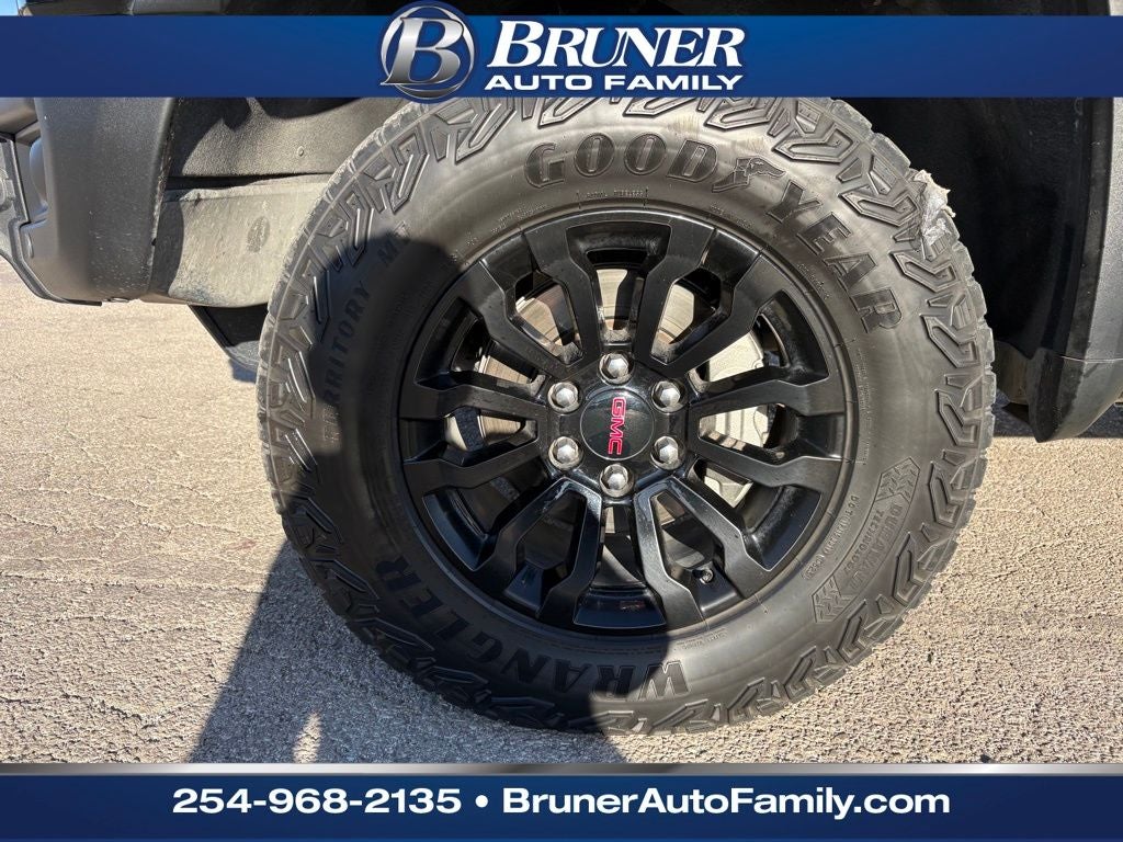 2023 GMC Sierra 1500 4WD Crew Cab Short Box AT4X