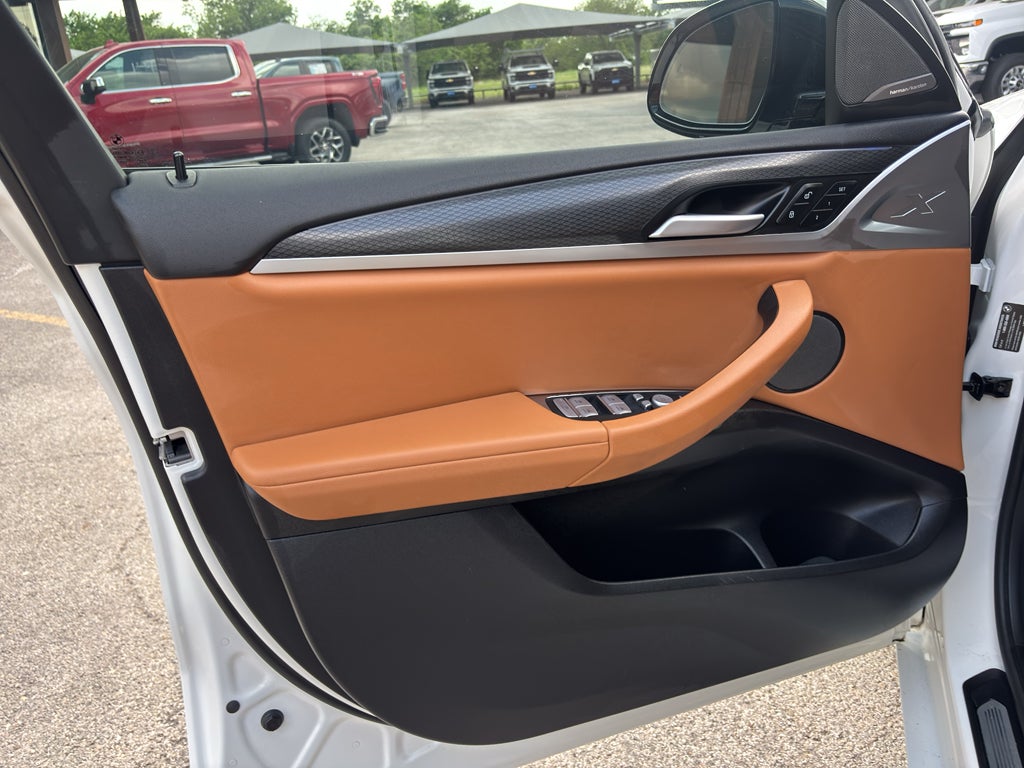 2025 BMW X4 xDrive30i